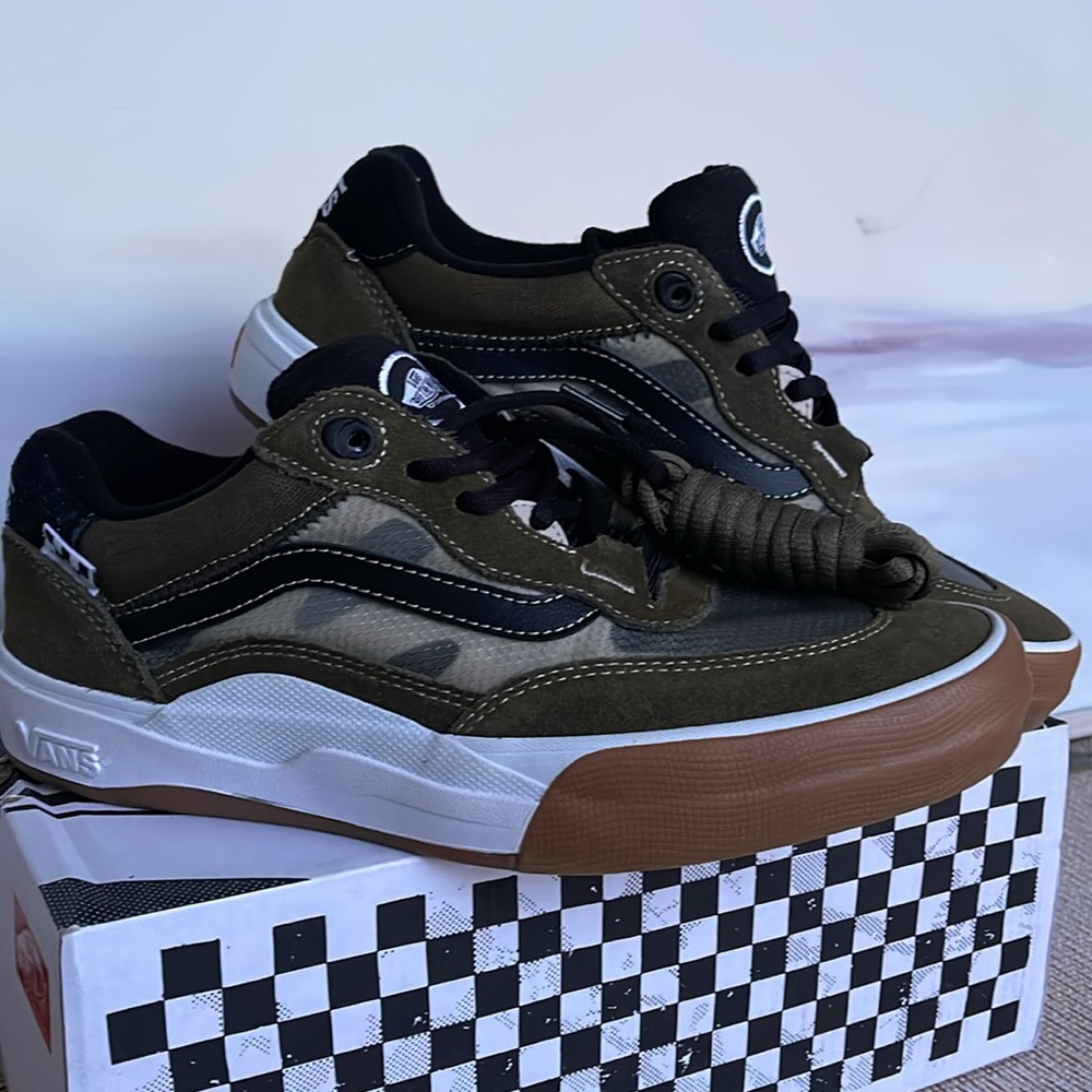 Vans Men’s Wayvee
Dark Olive
VN0A5JIADOL
Sneaker - Picture 6 of 16